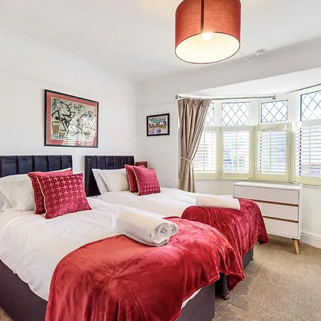 Bishy Road Hideaway Near Racecourse