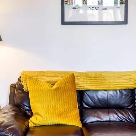 Bishy Road Hideaway Near Racecourse Сasa de vacaciones *